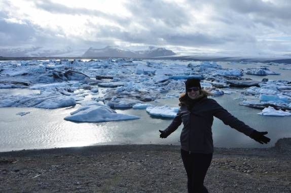 Visita ao lago cheio de icebergs aos pés da geleira Vatnajökull, no Parque de Skaftafell, no sul da Islândia